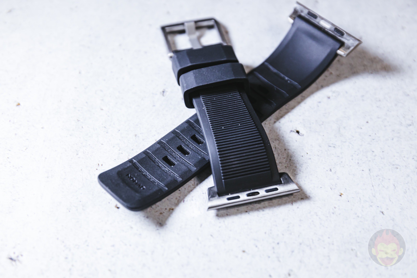 NOMAD Rugged Band with 9h cover review 12