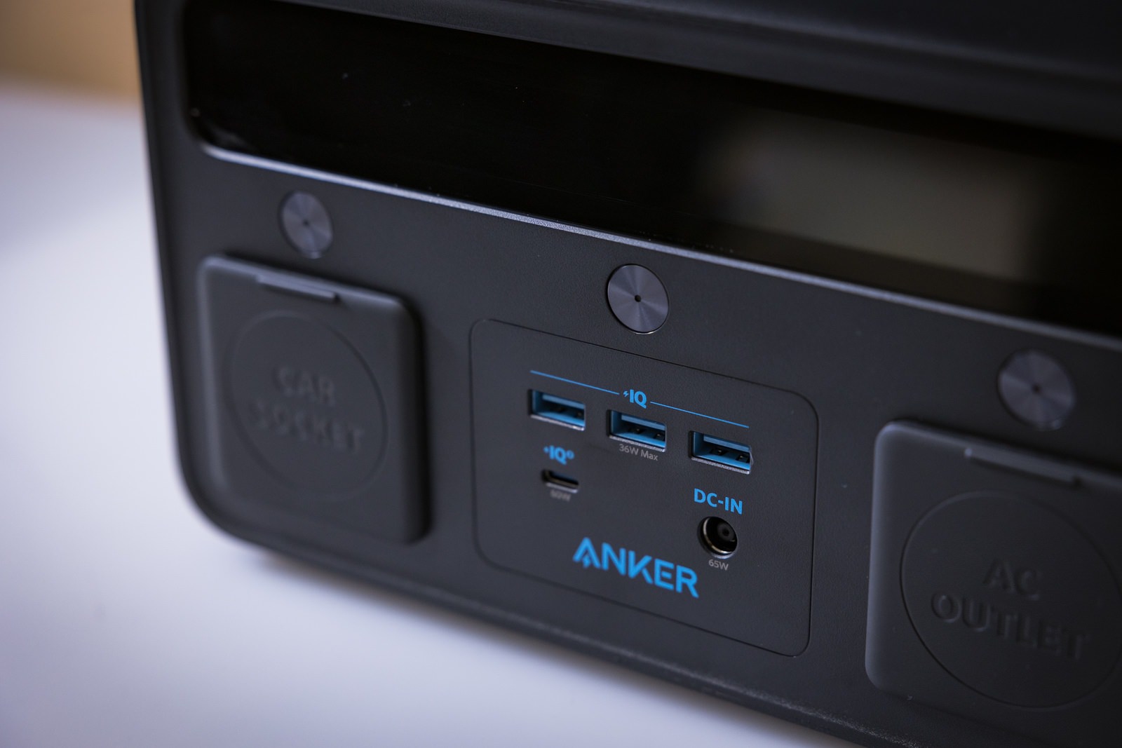 Anker Powerhouse 400 Review 02