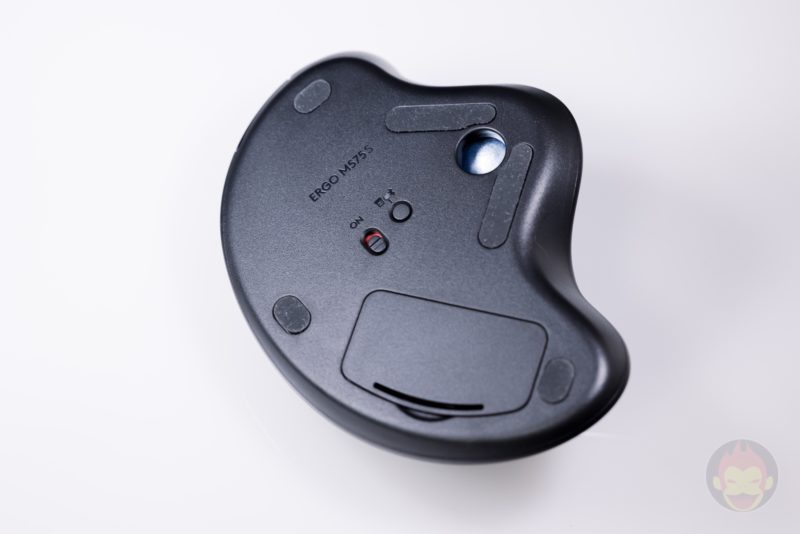 Logicool-ERGO-M575S-Trackball-Hands-on-05.jpg