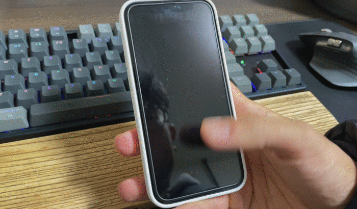 iphone 12 mini lock screen bug