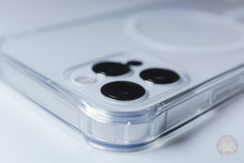 Beyeah-iPhone12Pro-Clear-MagSafe-Case-Review-05.jpg