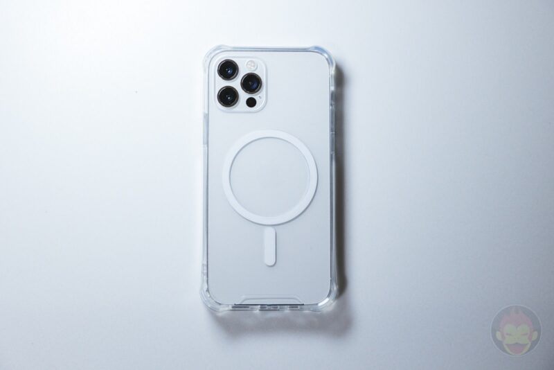 Beyeah-iPhone12Pro-Clear-MagSafe-Case-Review-08.jpg