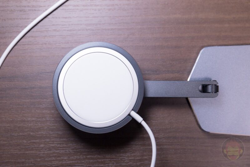 Newseego-MagSafe-Charger-Stand-Review-02.jpg