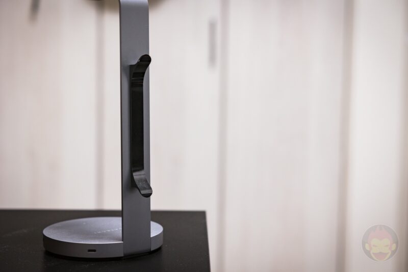 Satechi-Aluminum-Headphone-Stand-Review-08.jpg