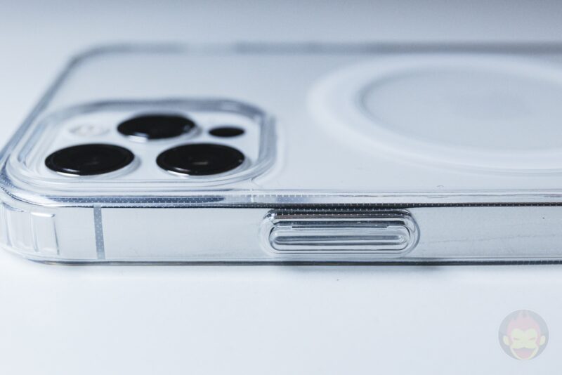 ZNX-ZENIX-iPhone12Pro-Clear-MagSafe-Case-Review-05.jpg