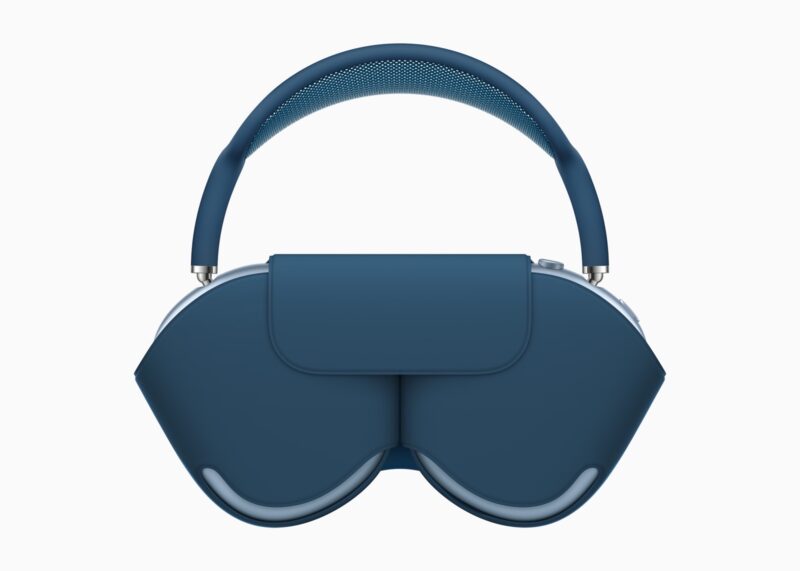 apple_airpods-max_smart-case-blue_12082020.jpg