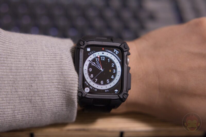 Apple-Watch-G-SHOCK-Elecom-Case-and-UAG-Band-Review-02.jpg