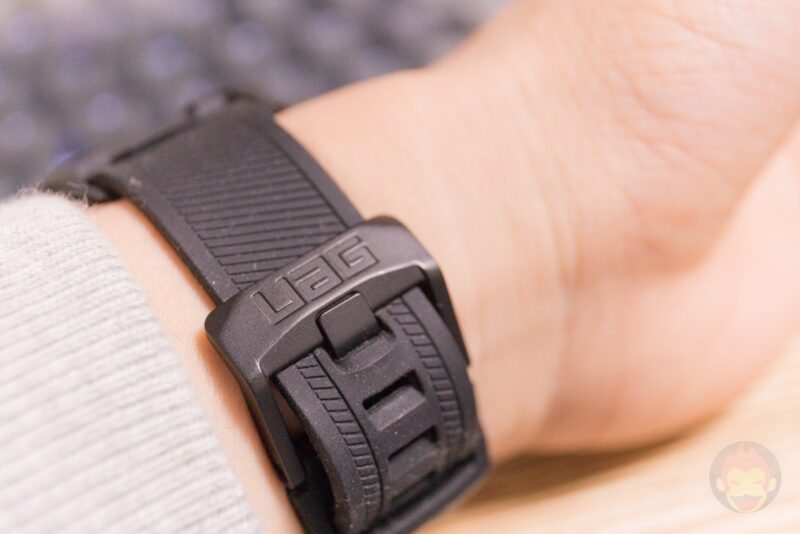 Apple-Watch-G-SHOCK-Elecom-Case-and-UAG-Band-Review-09.jpg