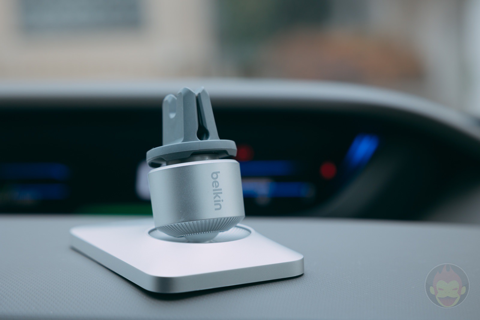 Belkin car vent mount pro with magsafe Review 06