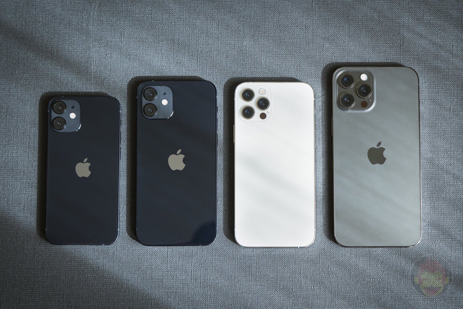 iPhone 12シリーズの選び方：全機種を購入した僕がiPhone 12 Proにした