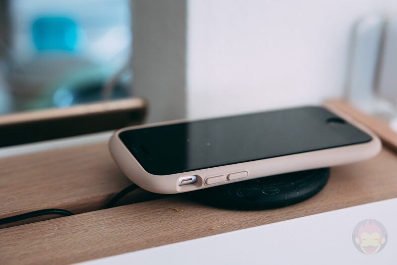 iFace-for-iPhoneSE-no-support-for-wireless-charging-02.jpg