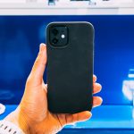 Anker-Magnetic-Silicone-Case-for-iPhone12-12Pro-Handson-07.jpg