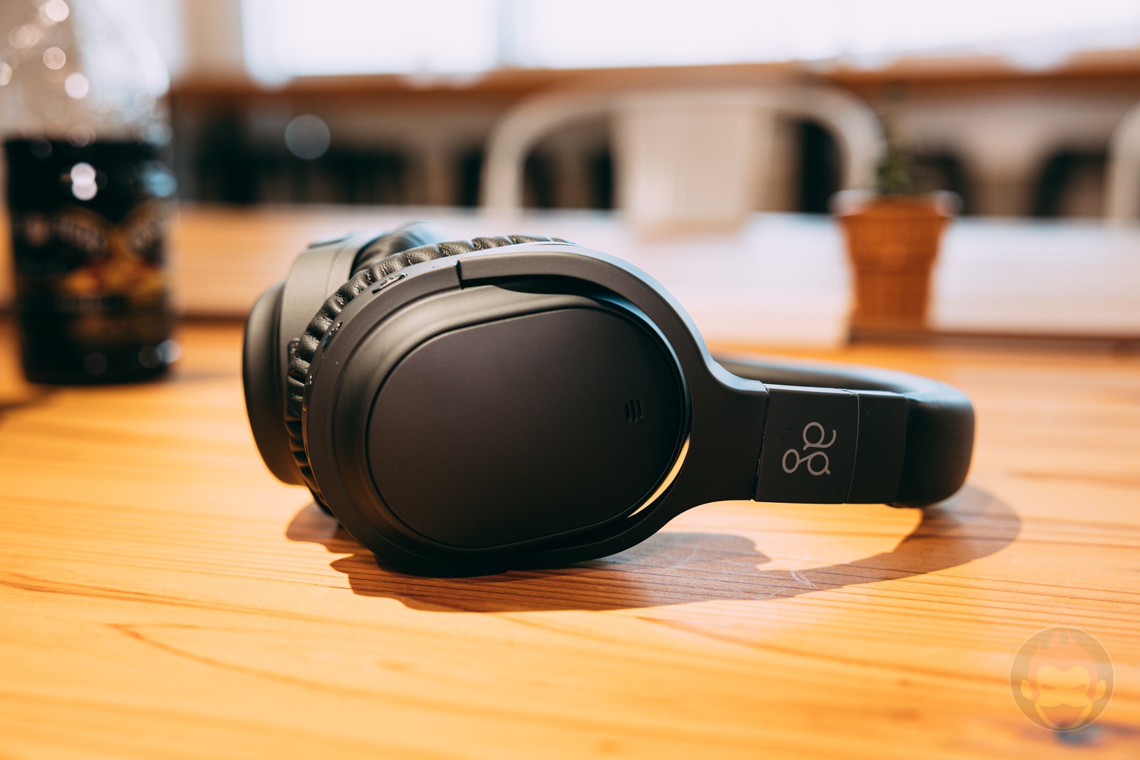Ag WHP01K wireless headphones review 13
