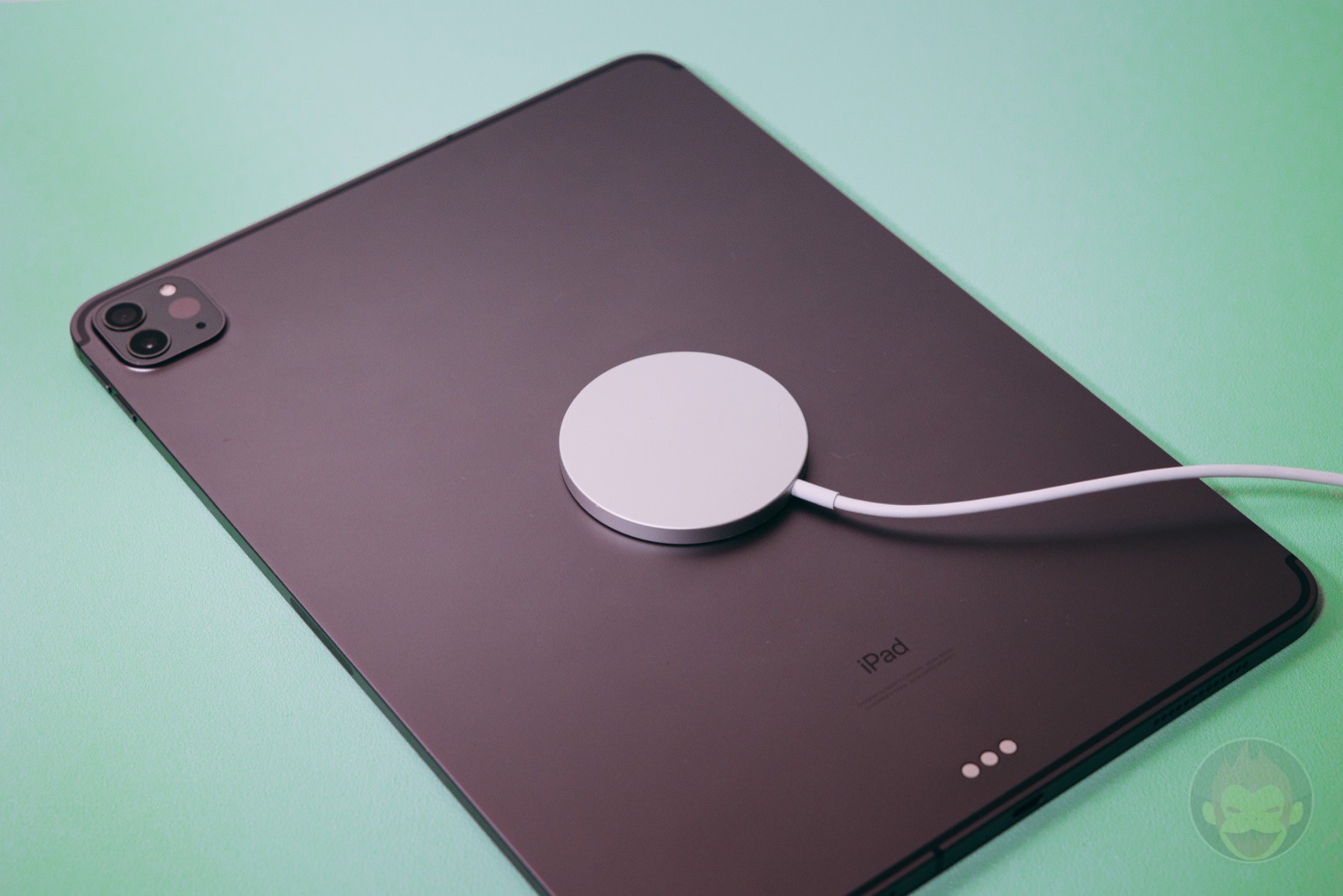 Ipad pro and wireless charging 01