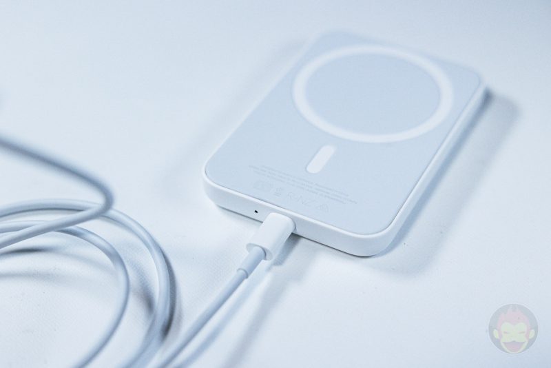 Apple-MagSafe-Battery-Pack-Review-12.jpg