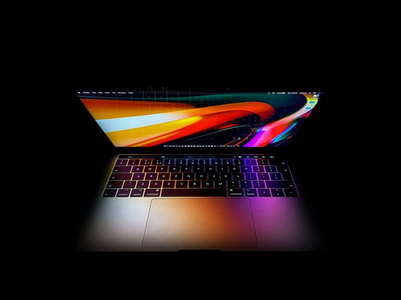 M1X MacBook Pro、14インチと16インチに性能差なし？ - ポータル