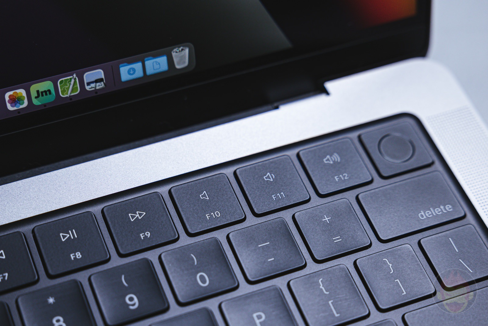 14inch-MacBookPro-Hands-On-First-Impressions-11.jpg