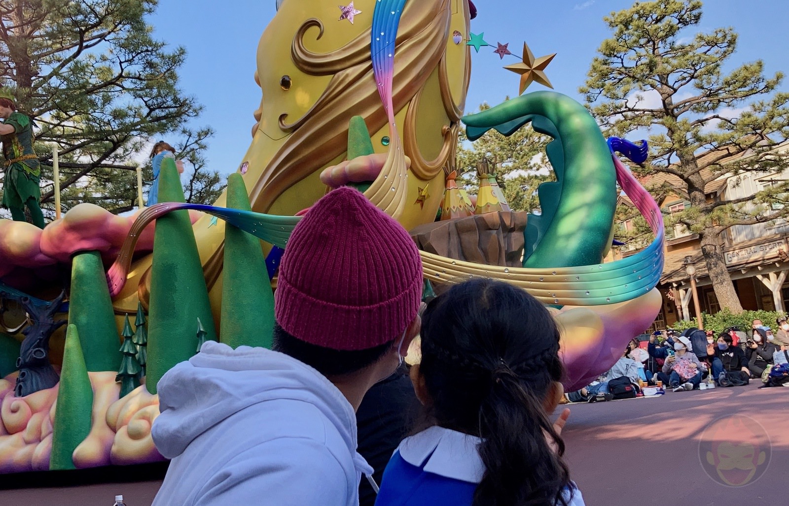 Yo Disneyland Parade with my daughter 01