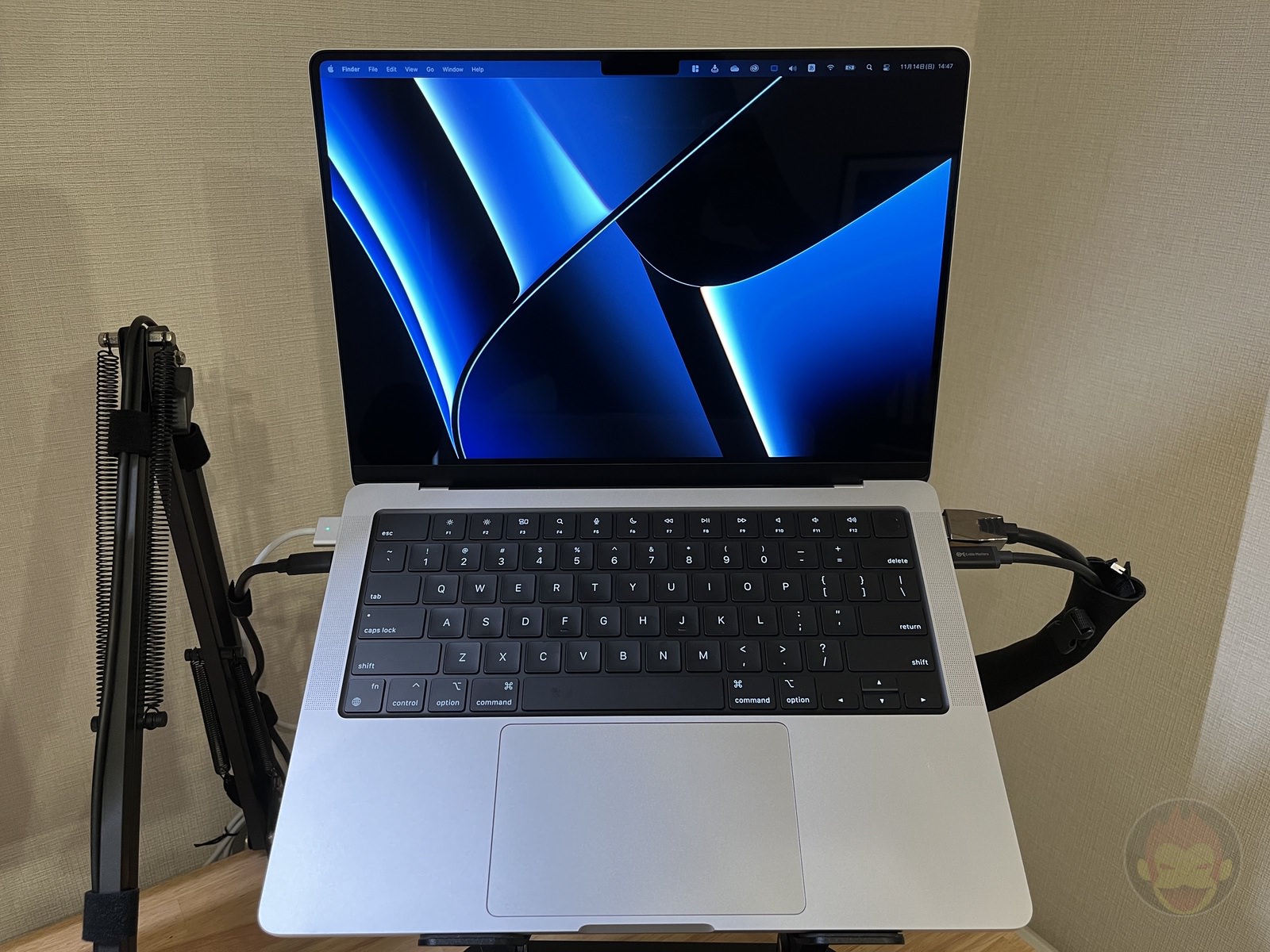 Mr Kitano Workspace with M1Max MBP 2021 03