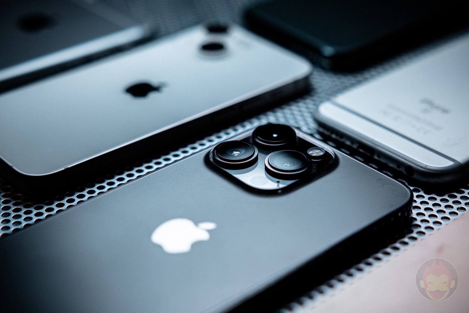 iphone13pro-and-other-iphones-camera-02.jpg