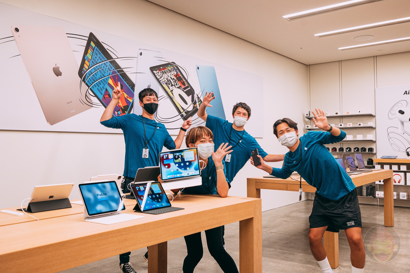 Apple Ginza Temporary Store has opened 10