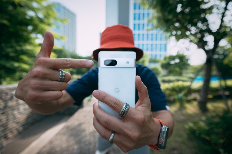 GoriMe-Google-Pixel-7a-Review-outside-04.jpg