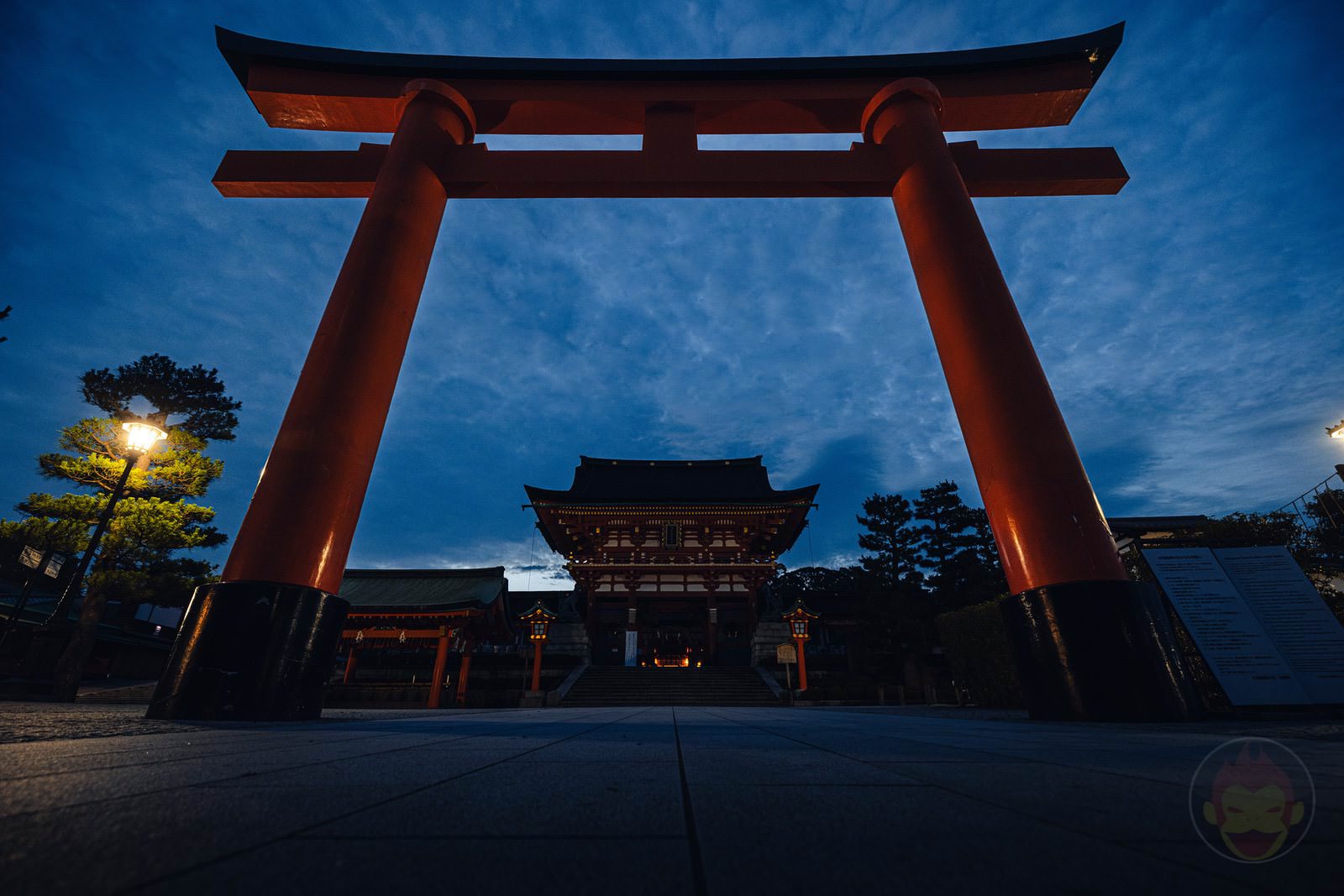 Kyoto Fushimi Inari at midnight 01