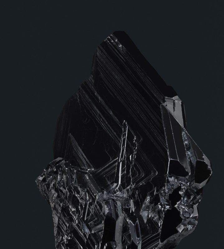 google-pixel-8-pro-licorice-dark