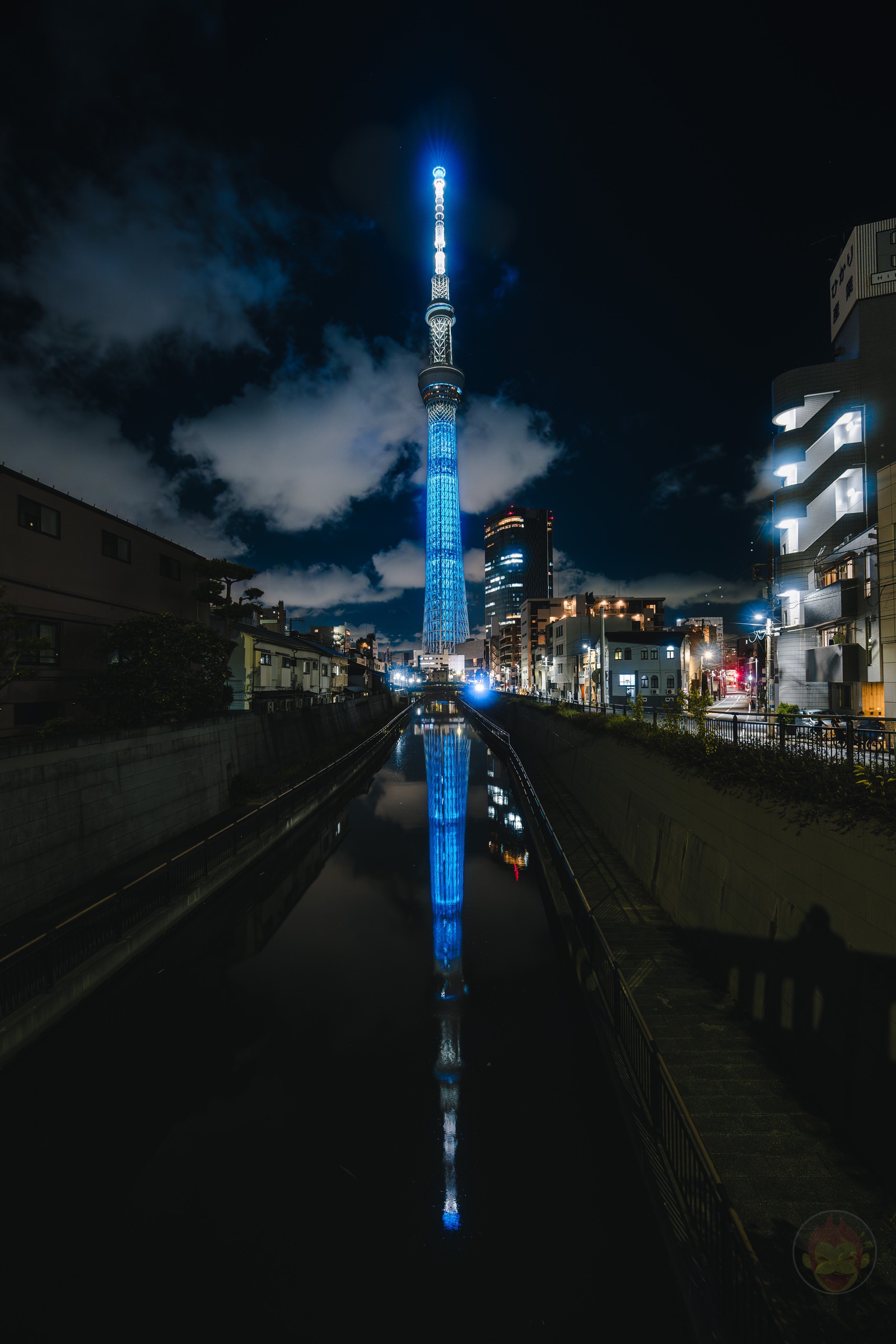 Photographing Tokyo Sky tree at night 02