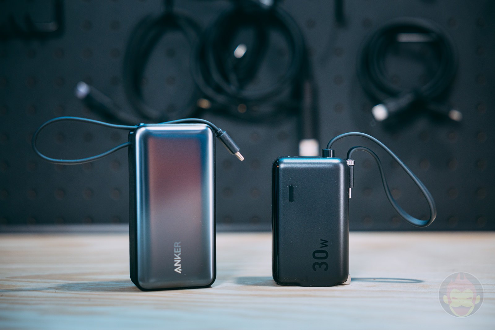 Anker PowerBank Fusion 30w built in cable 01