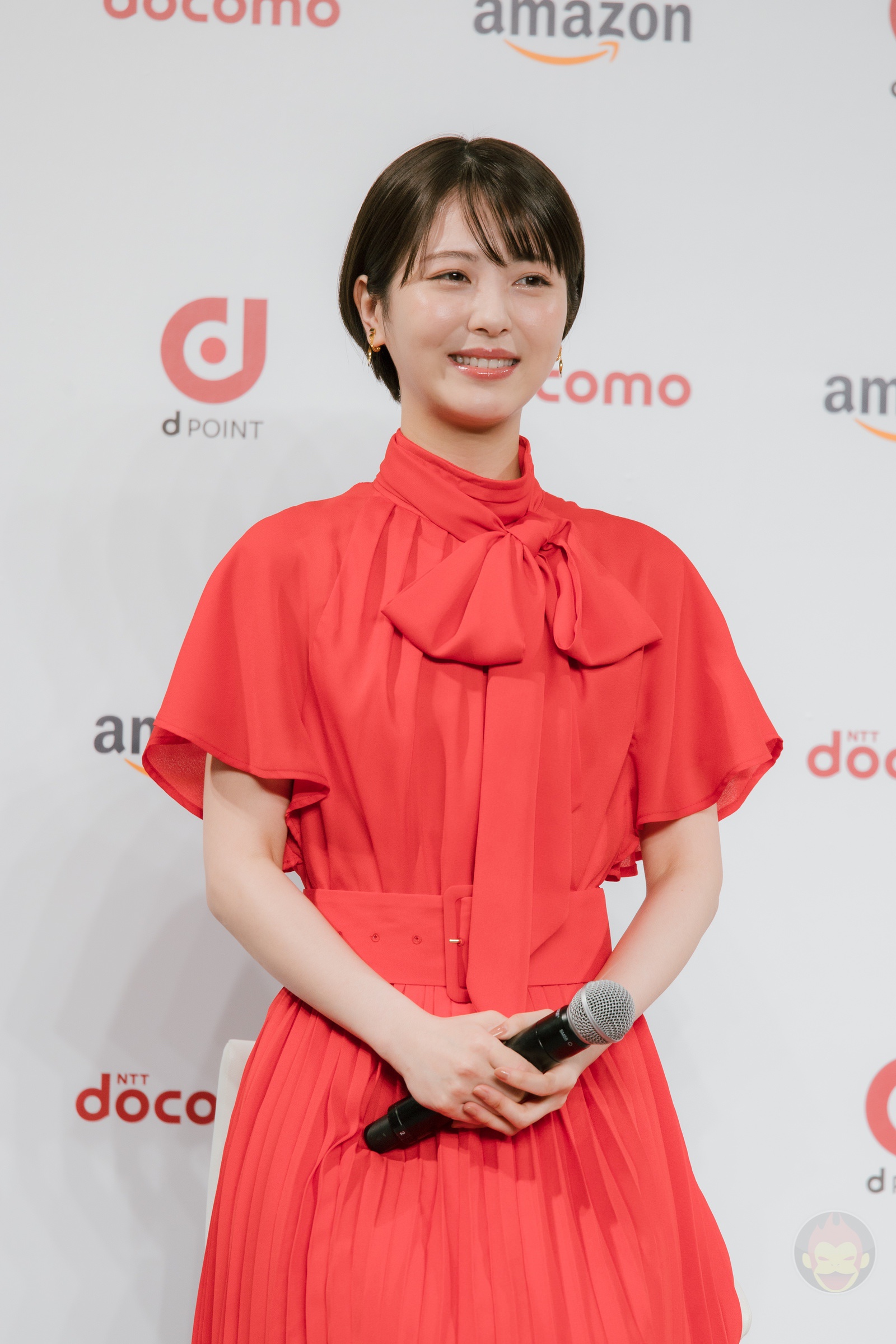 Sashihara-Rino_Hamabe-Minami-Amazon-Docomo-Collab-06.jpg