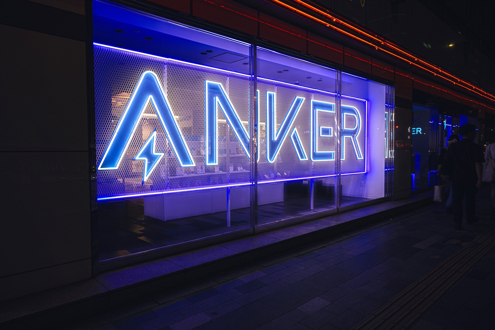 Anker-Store-Ginza-New-Open-10.jpg