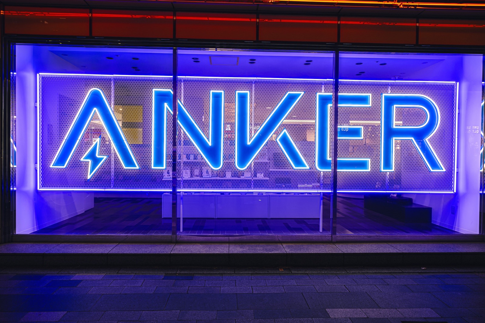 Anker-Store-Ginza-New-Open-11.jpg
