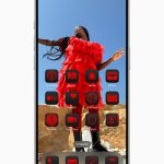 Apple-WWDC24-iOS-18-Home-Screen-dark-effect-tinted-red-240610.jpg