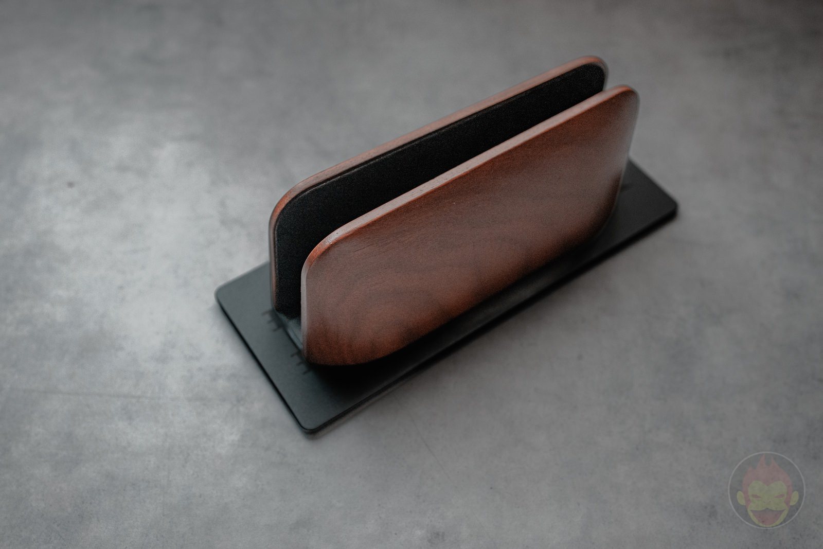 Amesoba laptop stand walnut review 02