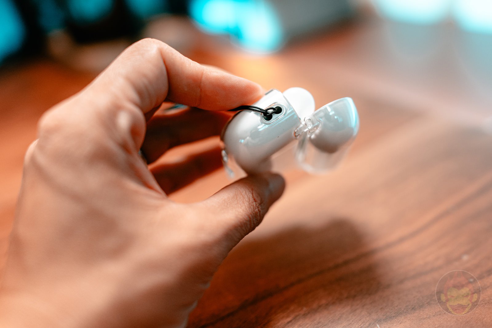 JINCOLLE-AirPods-Case-Review-04.jpg