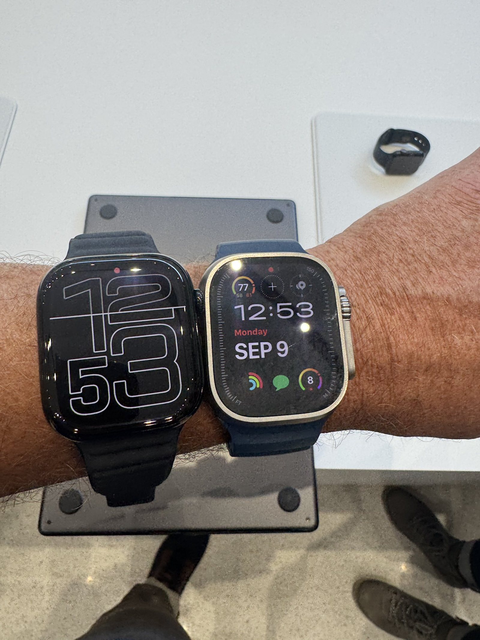 Apple-Watch-Series-10-size-comparison.jpeg