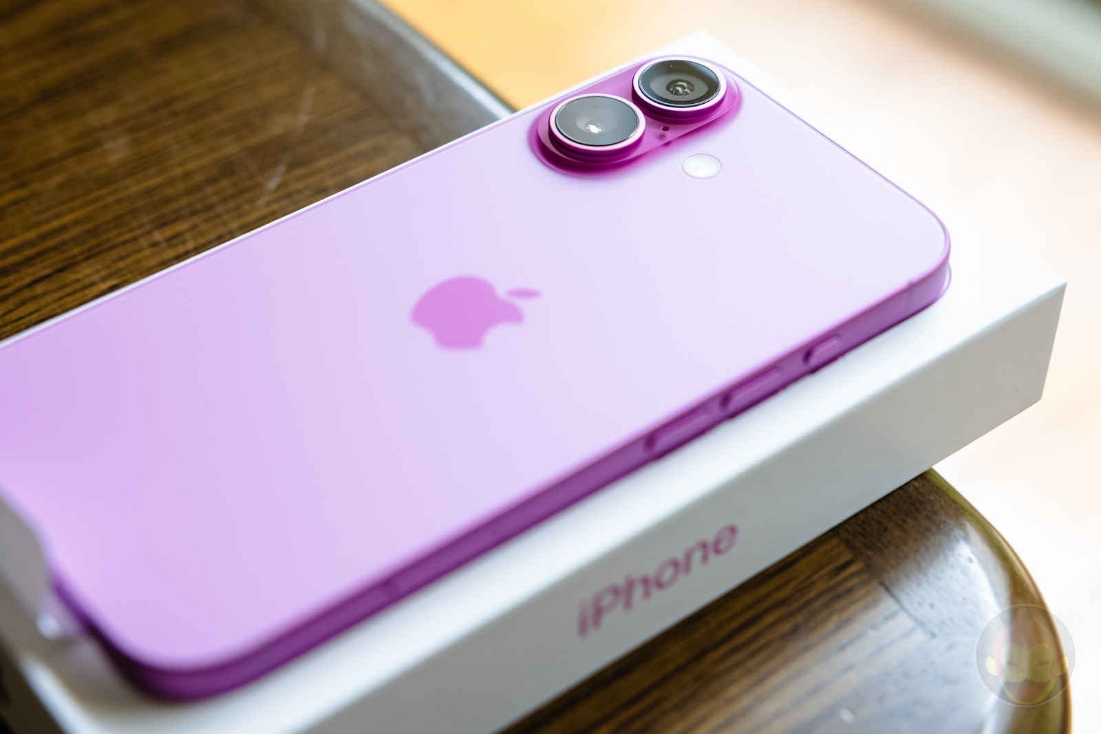 Iphone 16 pink color model 12