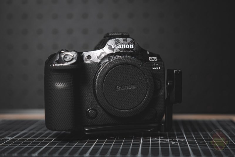 EOS R5 Mark IIをAlphagvrdカメラスキンシールでデコってみた