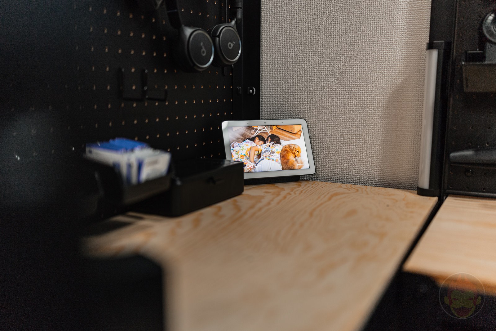 Using Pixel tablet as a photo frame 03.