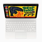 Apple-iPad-Air-and-Magic-Keyboard-top-view-250304.jpg