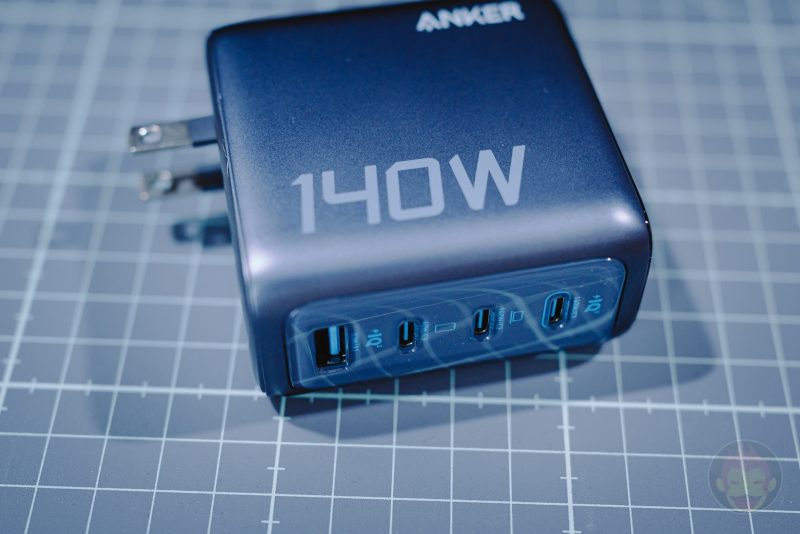Anker-Charger-140w-4ports-03.jpg