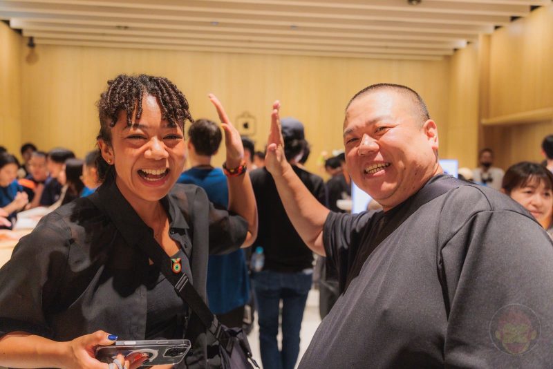 Apple-Umeda-Grand-Opening-131.jpg