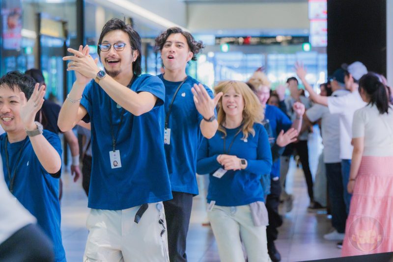 Apple-Umeda-Grand-Opening-18.jpg