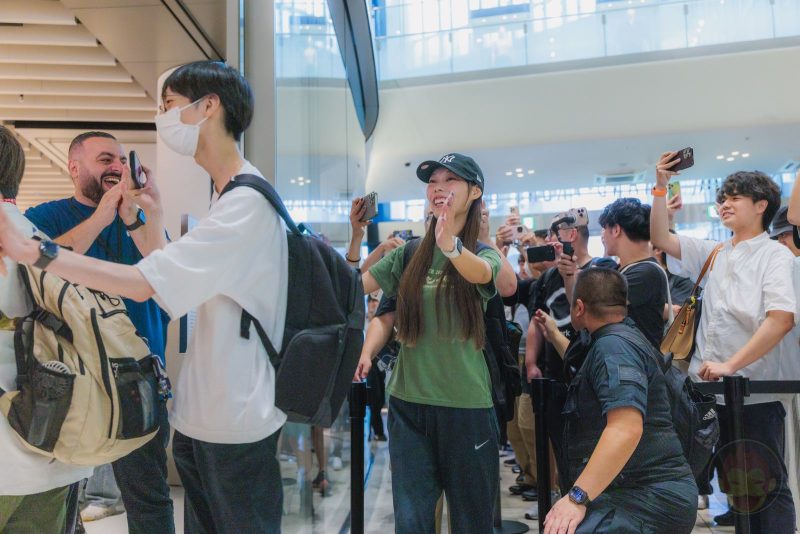 Apple-Umeda-Grand-Opening-59.jpg