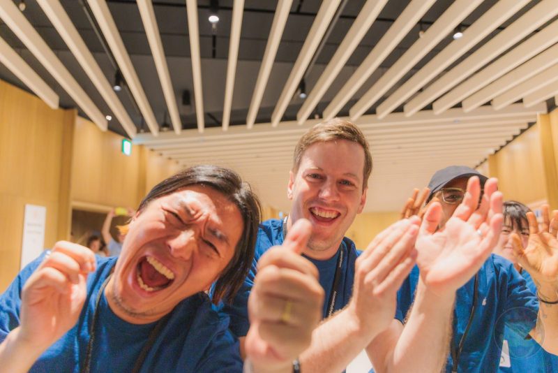 Apple-Umeda-Grand-Opening-78.jpg