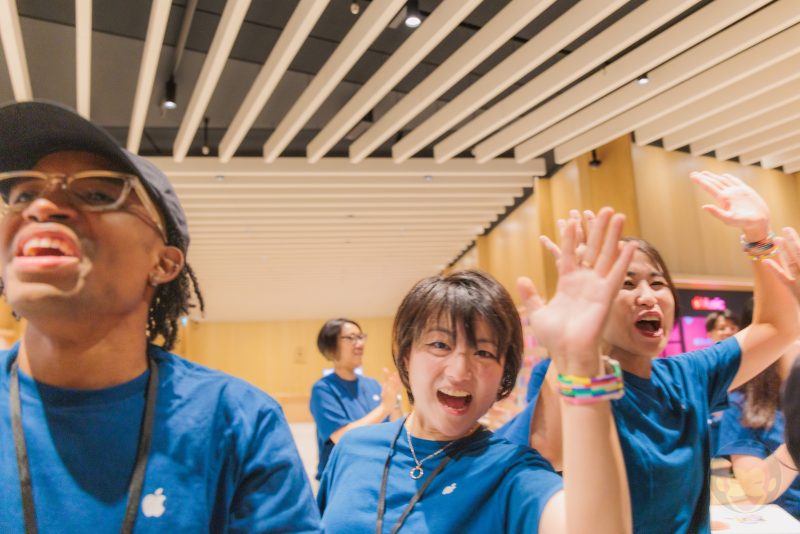 Apple-Umeda-Grand-Opening-80.jpg