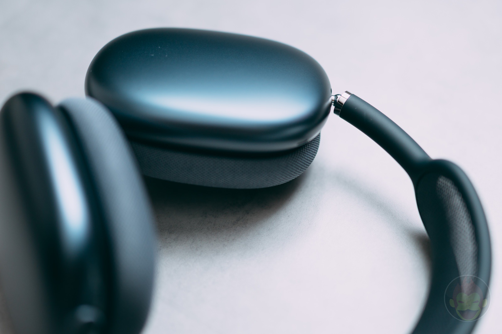 AirPods Max USBC model 08