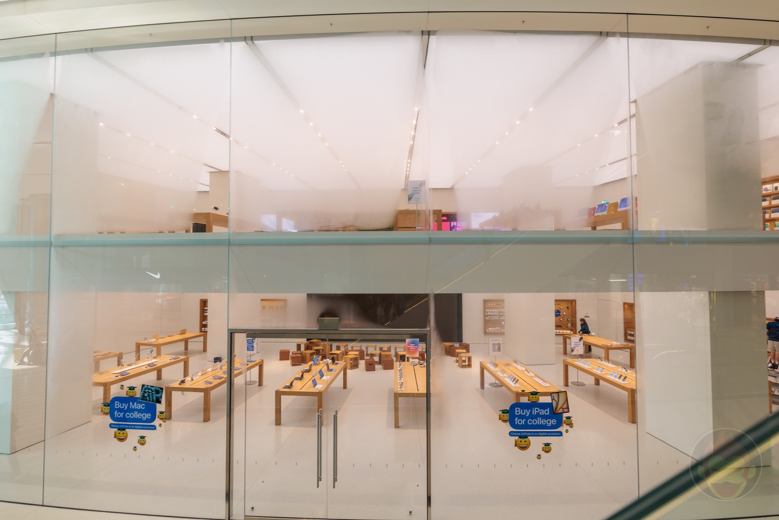 Apple-Jewel-Changi-Airport-outside-03.jpg Apple Jewel Changi Airport outside 03