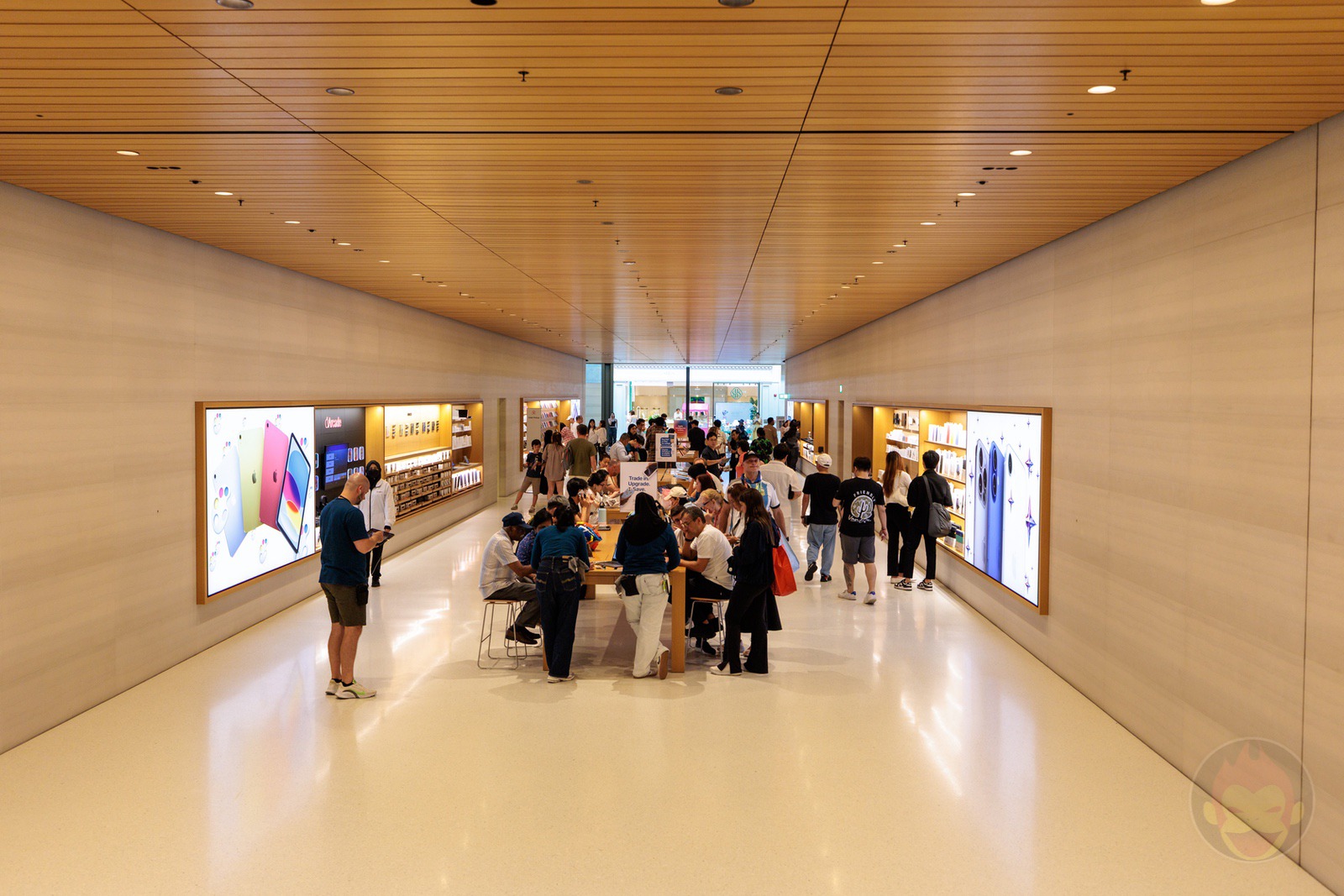 Apple Marina Bay Sands Report 17